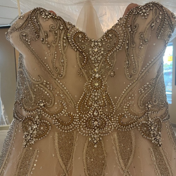 Alvina Valenta Dresses & Skirts - Alvina Valenta Wedding Dress